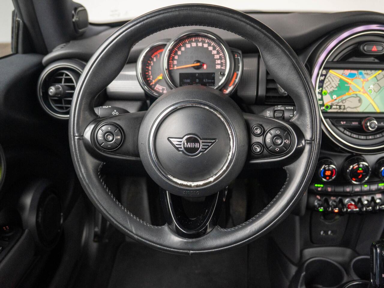 Mini COOPER 3-deurs Aut. Chili + Yours leder + Stoelverwarming