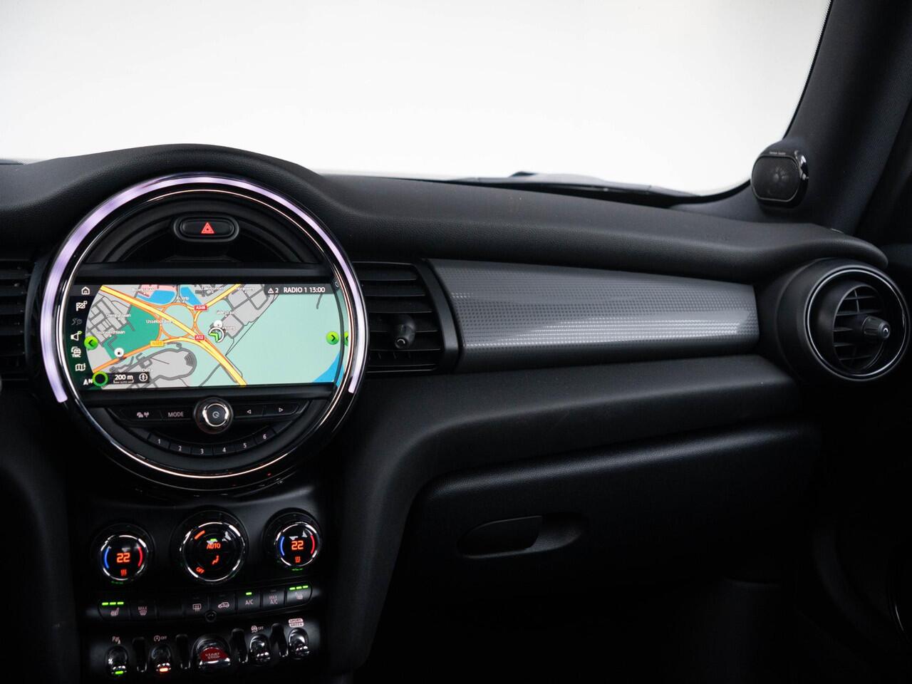 Mini COOPER 3-deurs Aut. Chili + Yours leder + Stoelverwarming