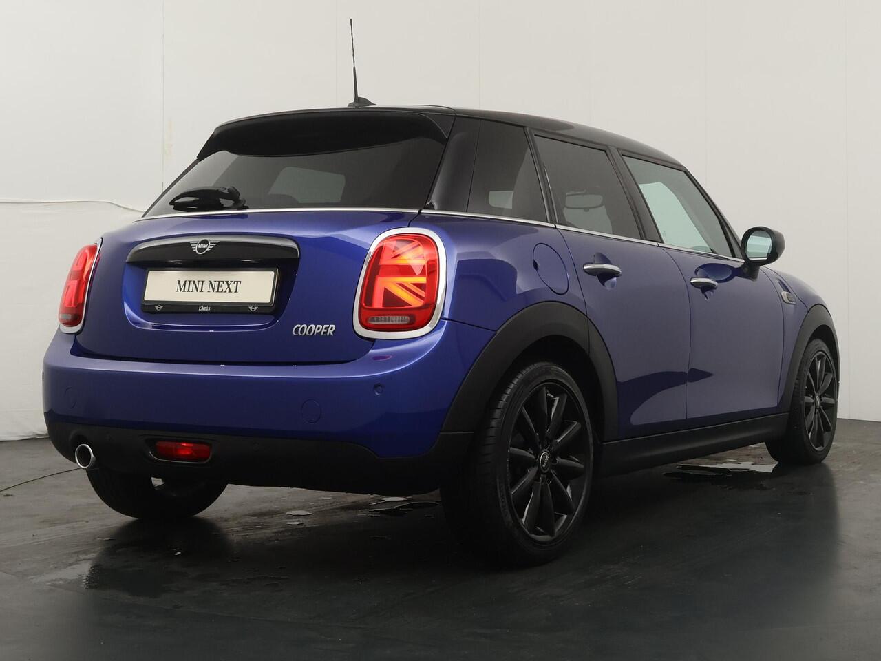 Mini COOPER 5-deurs | Chili | Cruise Control | LED | PDC | Navigatiesysteem |