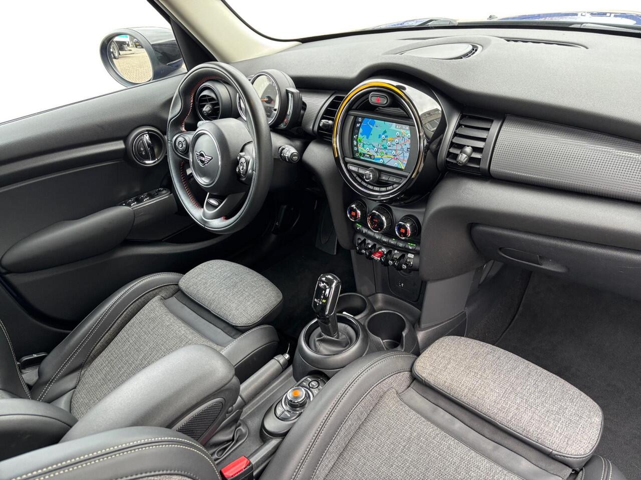 Mini COOPER Mini 1.5 | 17" VELGEN | SPORTSTOELEN | LED | 12 MAANDEN GARANTIE |