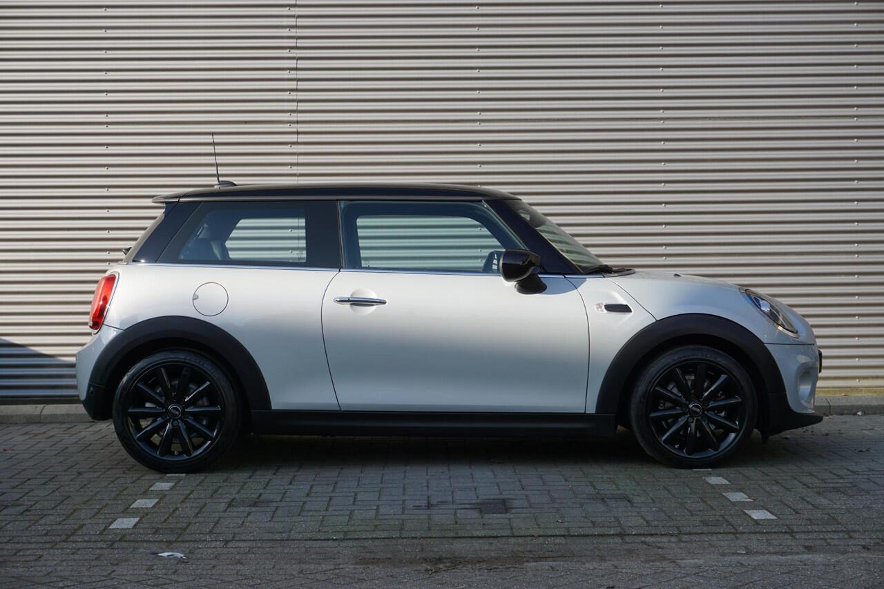 Mini COOPER 3-deurs C Chili | Business Plus | MINI Yours met leer bekleed sportstuur | Alarmsysteem klasse 3 | Comfort Access | Elektrisch verwarmde voorstoelen | Hemelbekleding Anthrazit