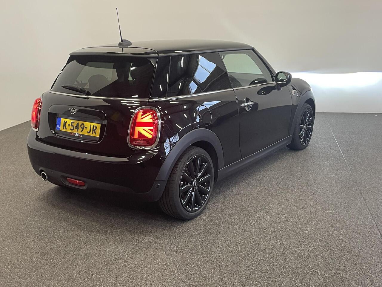 Mini COOPER Mini 1.5 Chili Airco Navi Carplay Full LED PDC Digital Cockpit Adaptive Cruise Control 17" Cosmos Spoke Wheels