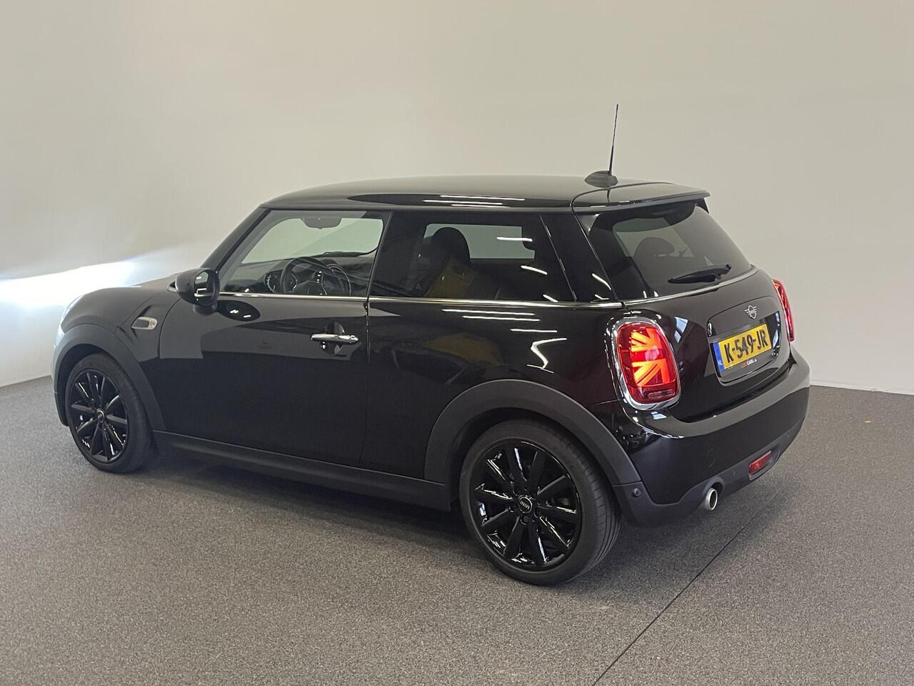 Mini COOPER Mini 1.5 Chili Airco Navi Carplay Full LED PDC Digital Cockpit Adaptive Cruise Control 17" Cosmos Spoke Wheels