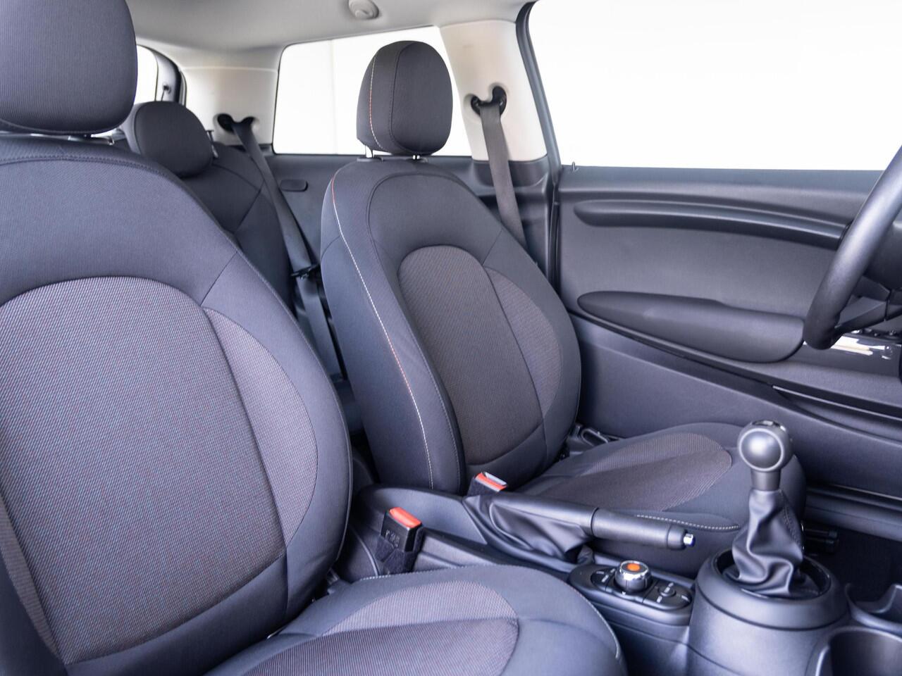 Mini COOPER 3-Deurs Airco + Regen- en lichtsensor