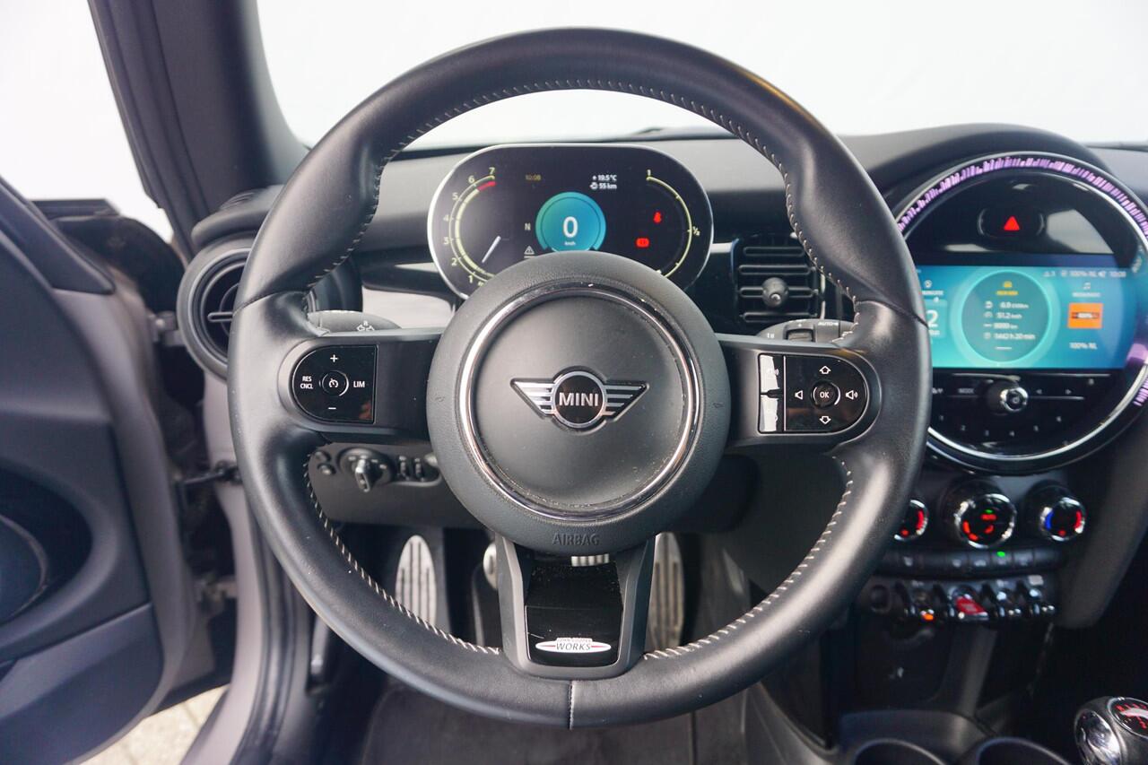 Mini COOPER 3-deurs John Cooper Works Uitvoering | 17" | Climate Control | Led | Adaptief onderstel