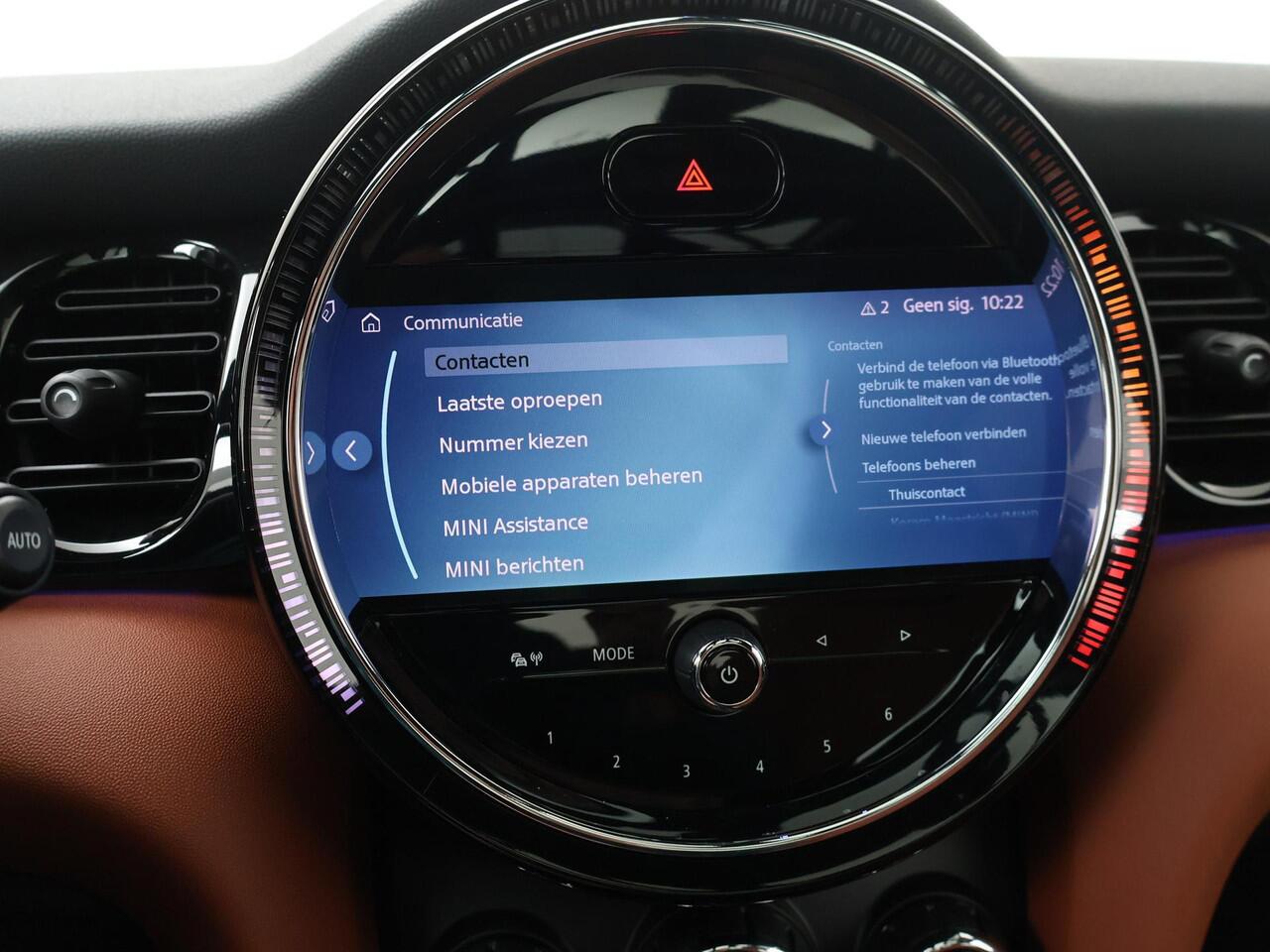 Mini COOPER Mini 1.5 Business Edition | 136 PK | Panoramadak | Cruise control | Lederen bekleding | Navigatiesysteem |