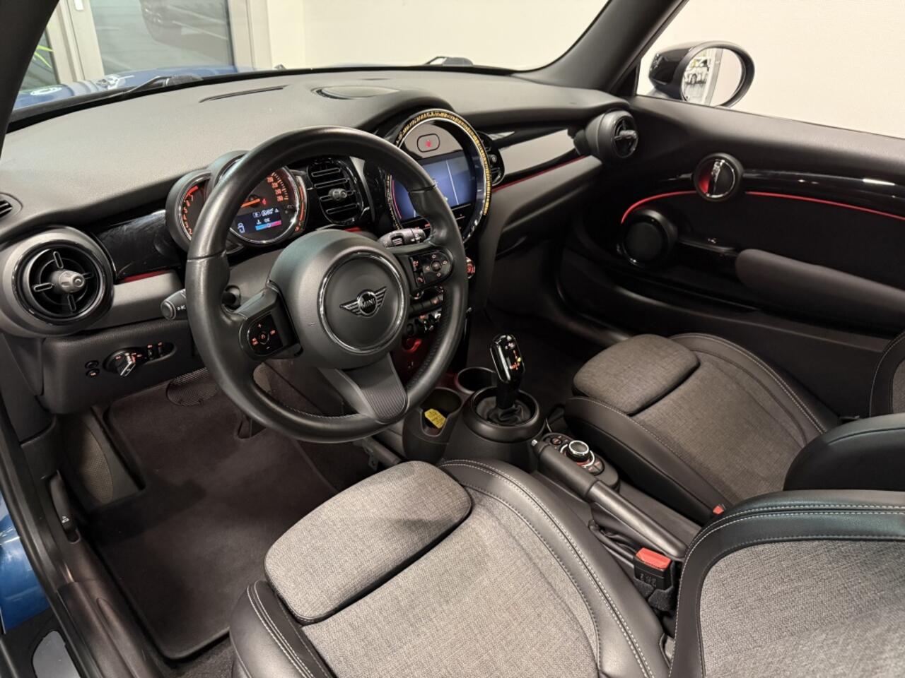 Mini COOPER Mini 1.5 Business Edition/ Automaat/ Led/ Navi/ Cruise