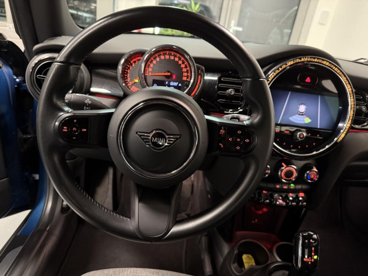 Mini COOPER Mini 1.5 Business Edition/ Automaat/ Led/ Navi/ Cruise