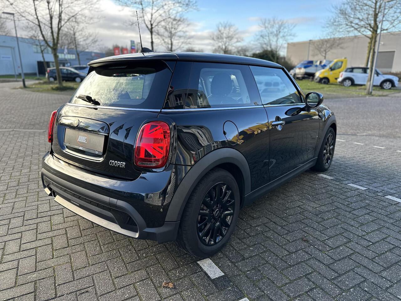 Mini COOPER 1.5 Essential Navi proff | Apple Carplay