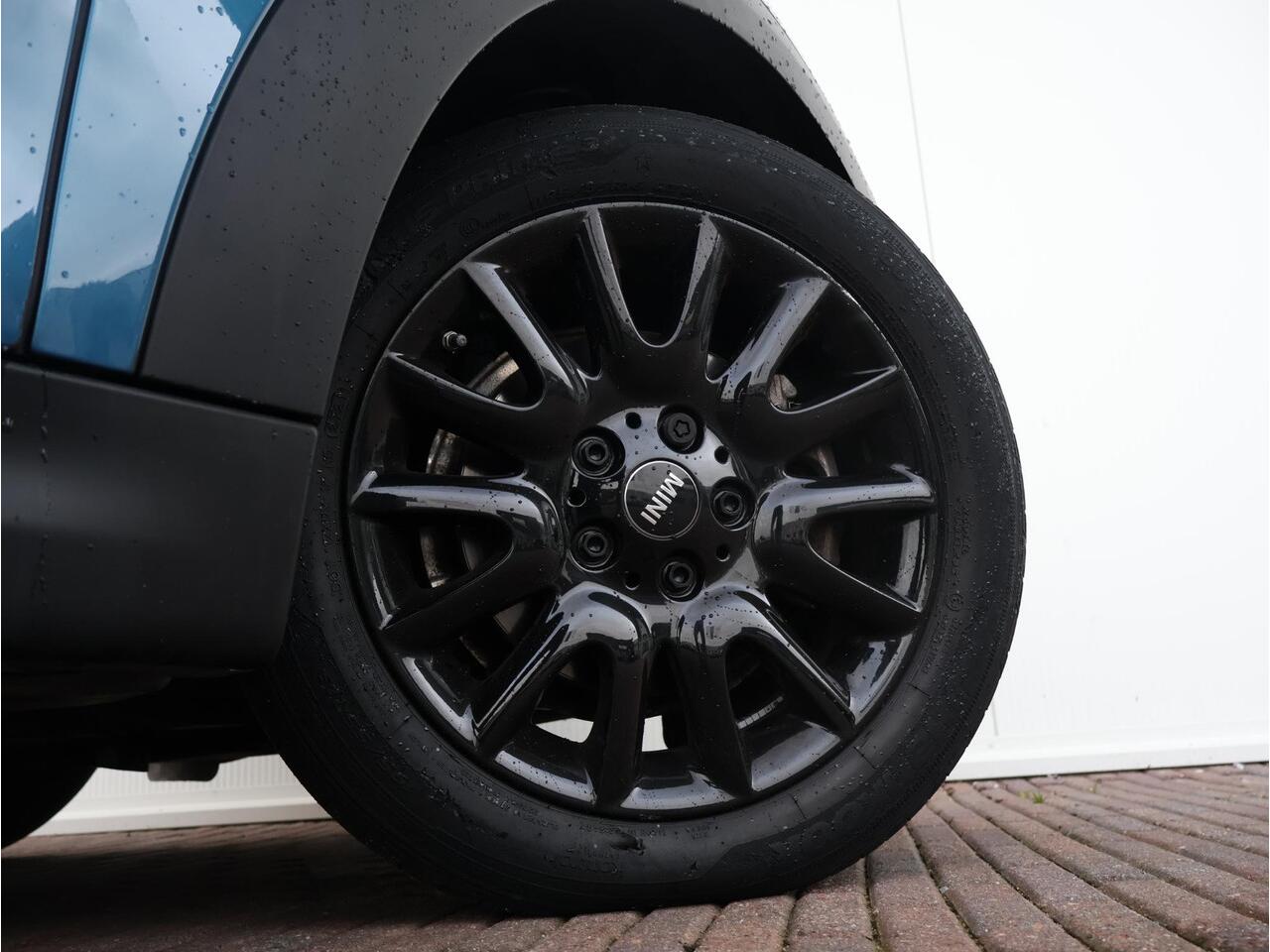 Mini COOPER Mini 1.5 Classic Navigatie/ Cruise Control/ Sportstoelen/ Achteruitrijcamera