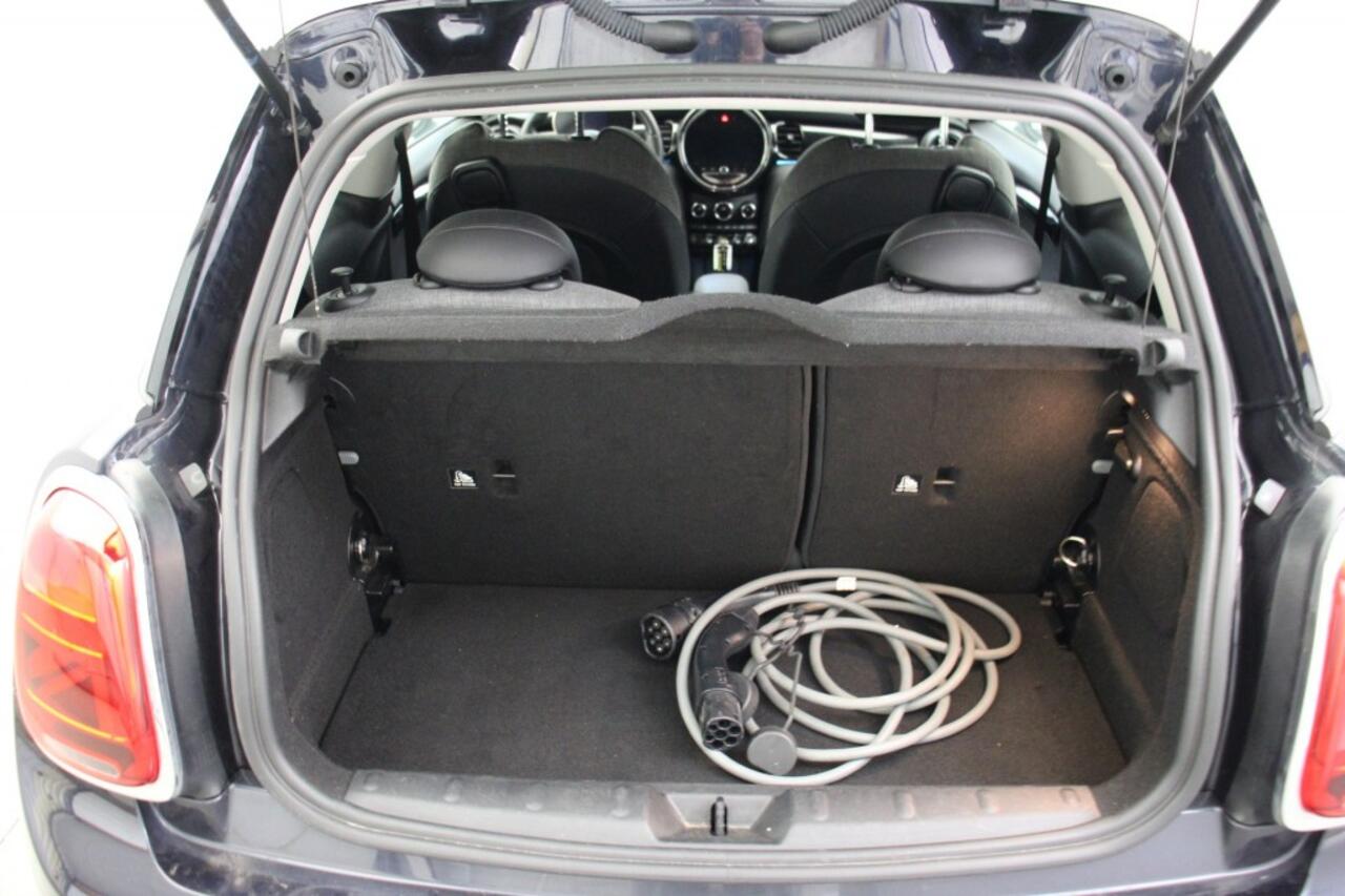 Mini COOPER Electric Business Edition 33 kWh - Carplay, Navi, Cruise, Half Leer, SOH 98%