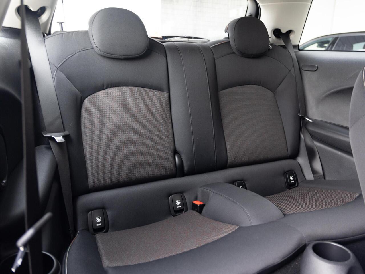 Mini COOPER 3-deurs Business Plus Navigatie + Keyless entree