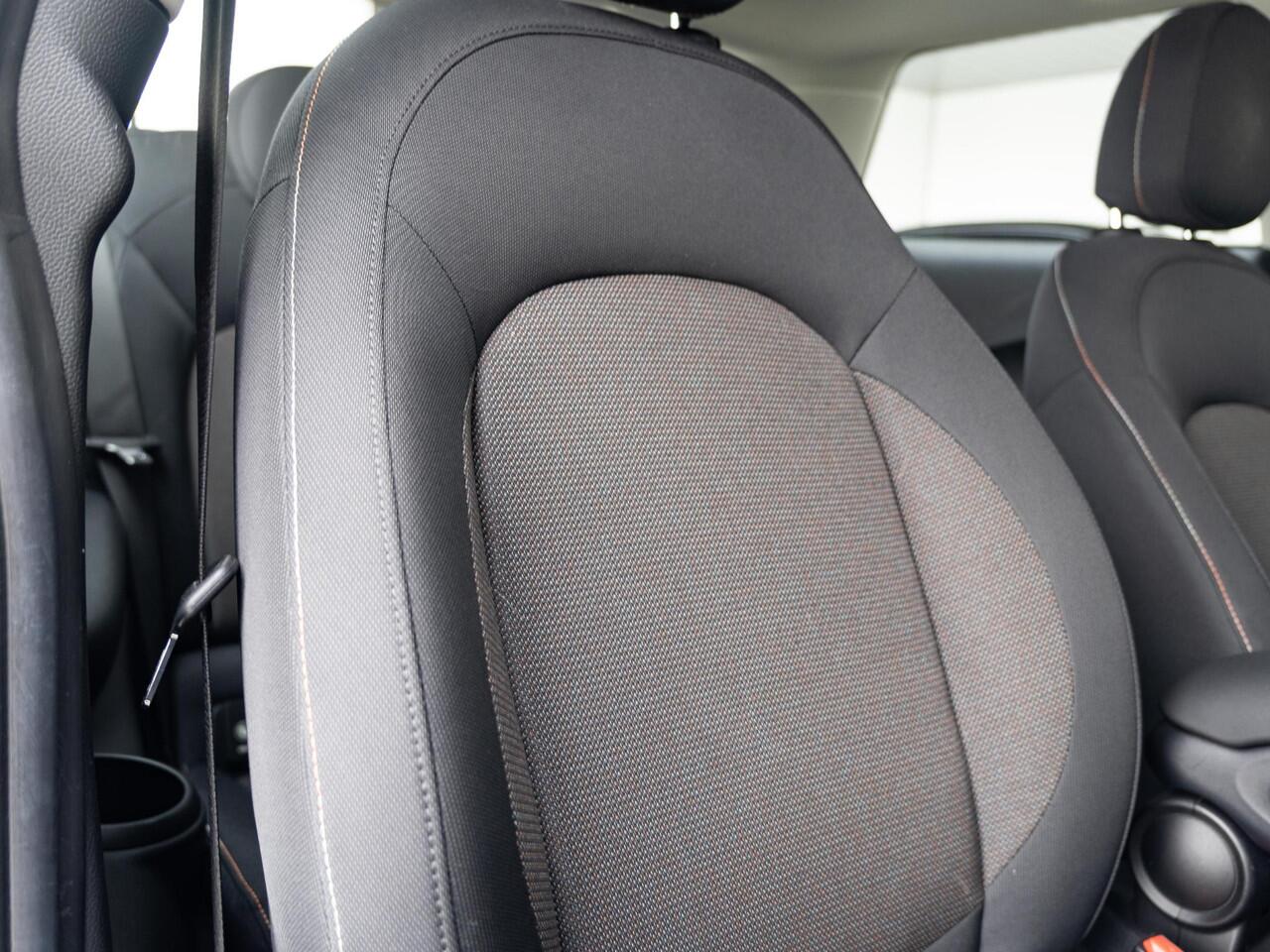 Mini COOPER 3-deurs Business Plus Navigatie + Keyless entree