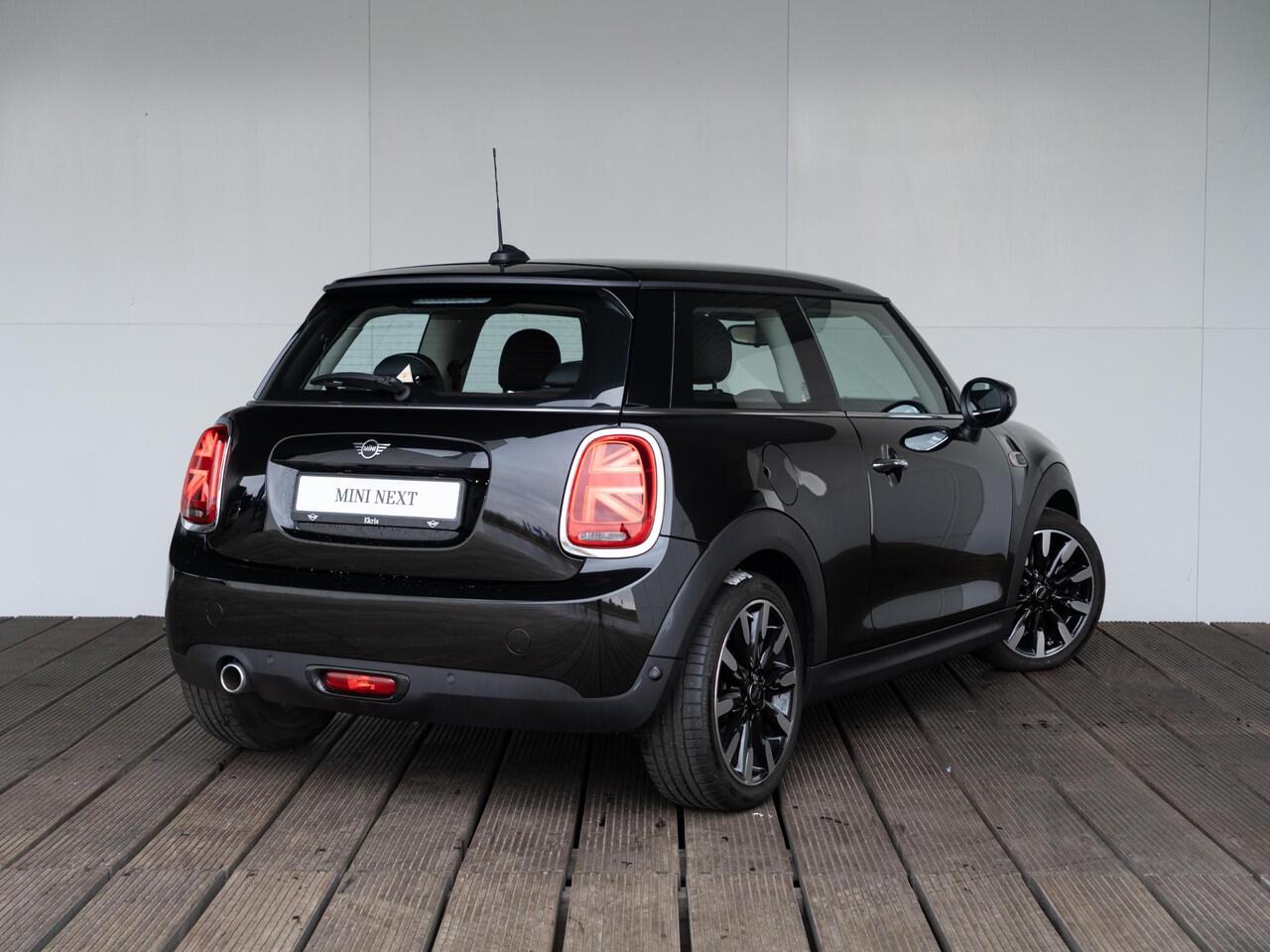 Mini COOPER 3-deurs Business Plus Navigatie + Keyless entree