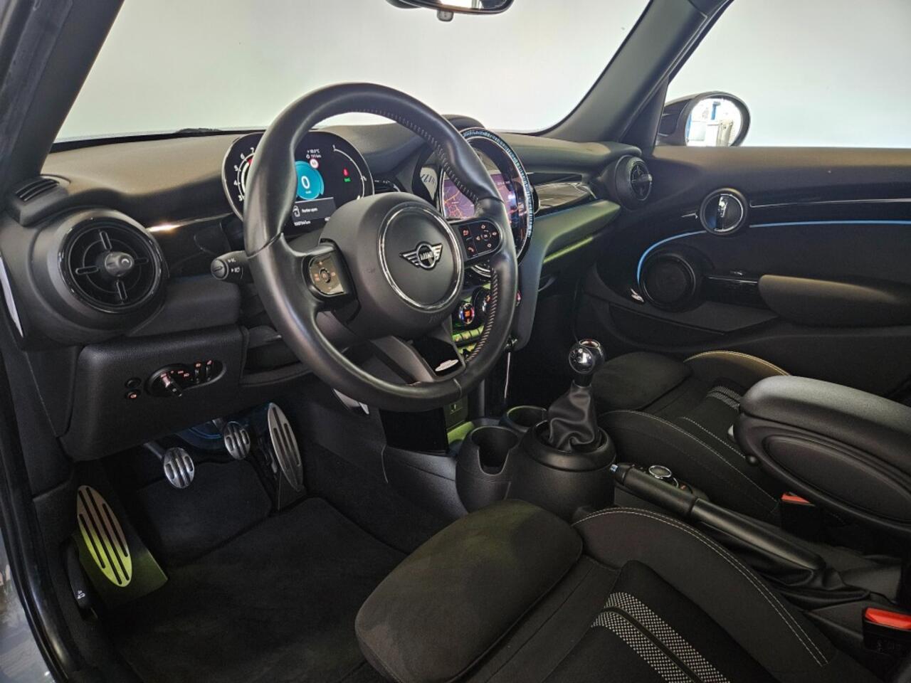 Mini COOPER Cooper John Cooper Works 1.5 Cooper / Black Optic / Camera / NL Auto