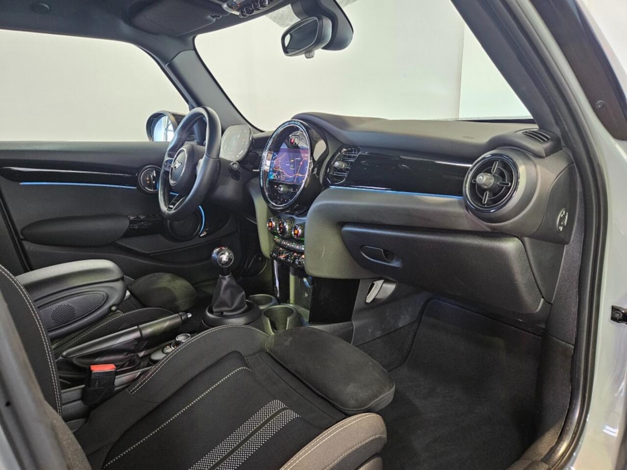 Mini COOPER Cooper John Cooper Works 1.5 Cooper / Black Optic / Camera / NL Auto