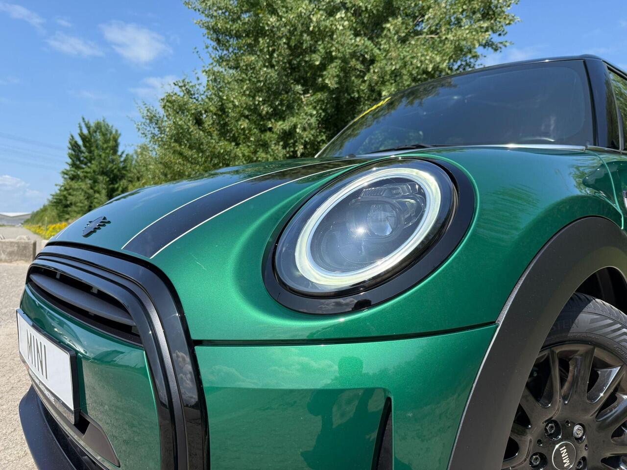Mini COOPER 1.5 Business Edition *Automaat & Navigatie*