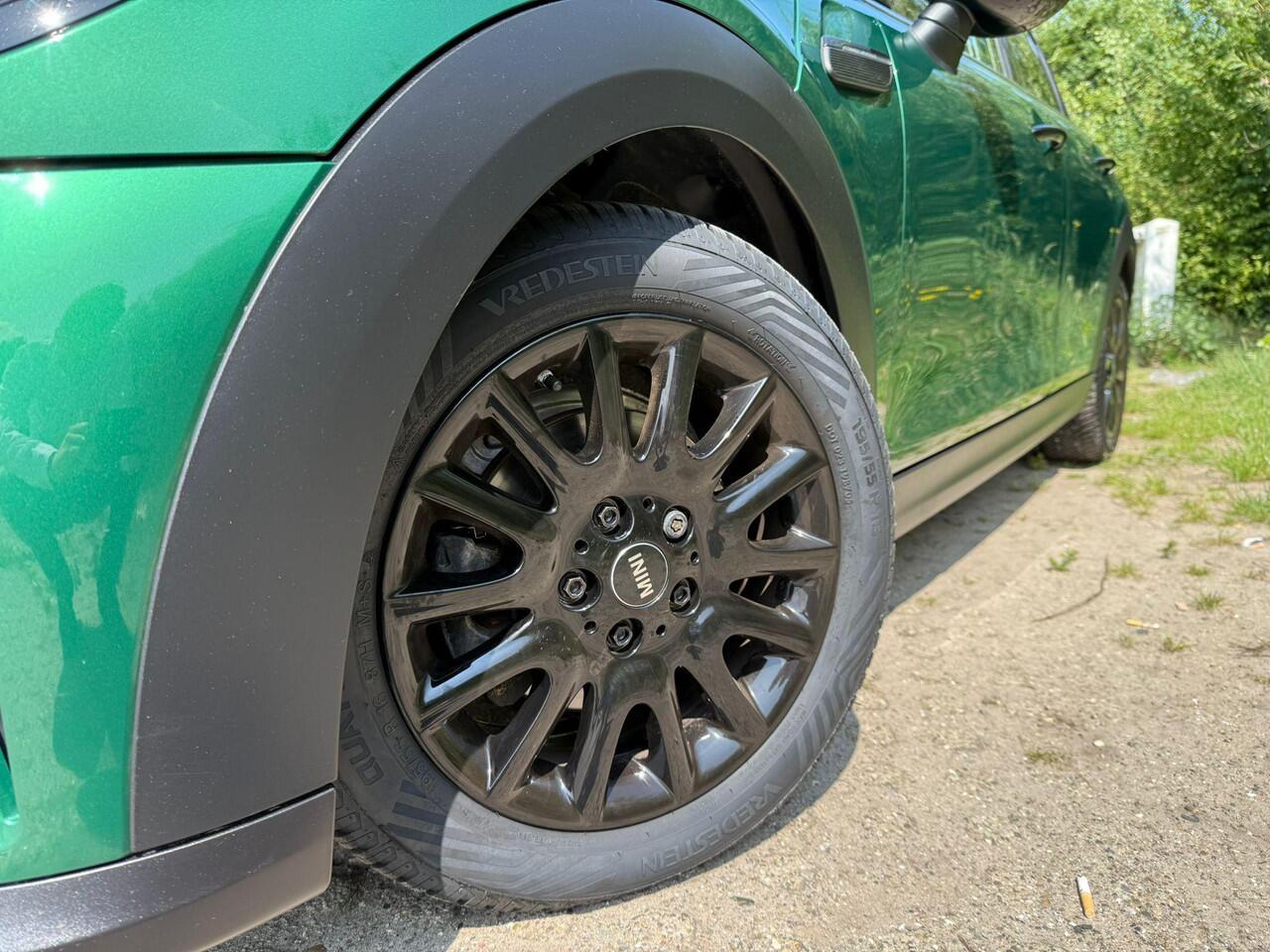 Mini COOPER 1.5 Business Edition *Automaat & Navigatie*