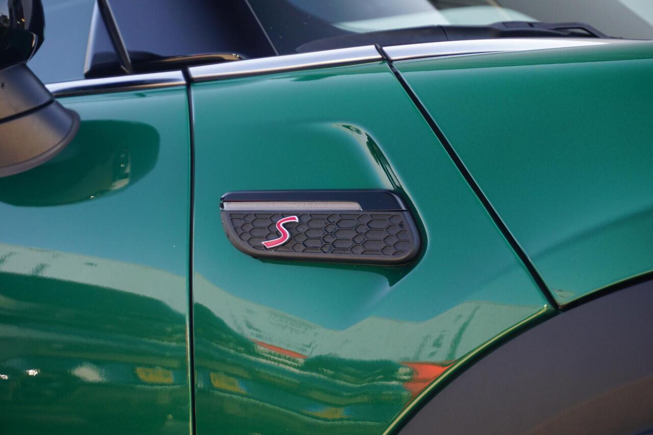 Mini COOPER Cooper S John Cooper Works Panoramadak / Harman Kardon / Comfort Access / Driving Assistant