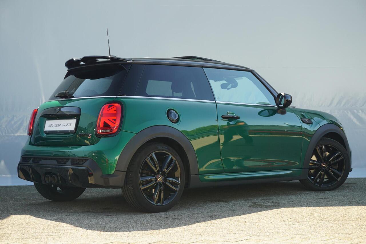 Mini COOPER Cooper S John Cooper Works Panoramadak / Harman Kardon / Comfort Access / Driving Assistant