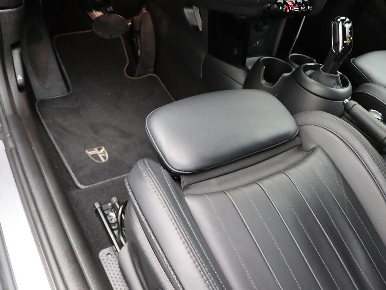 Mini COOPER Cabrio MINI Yours Uitvoering + Comfort Access + Windscherm + 18''