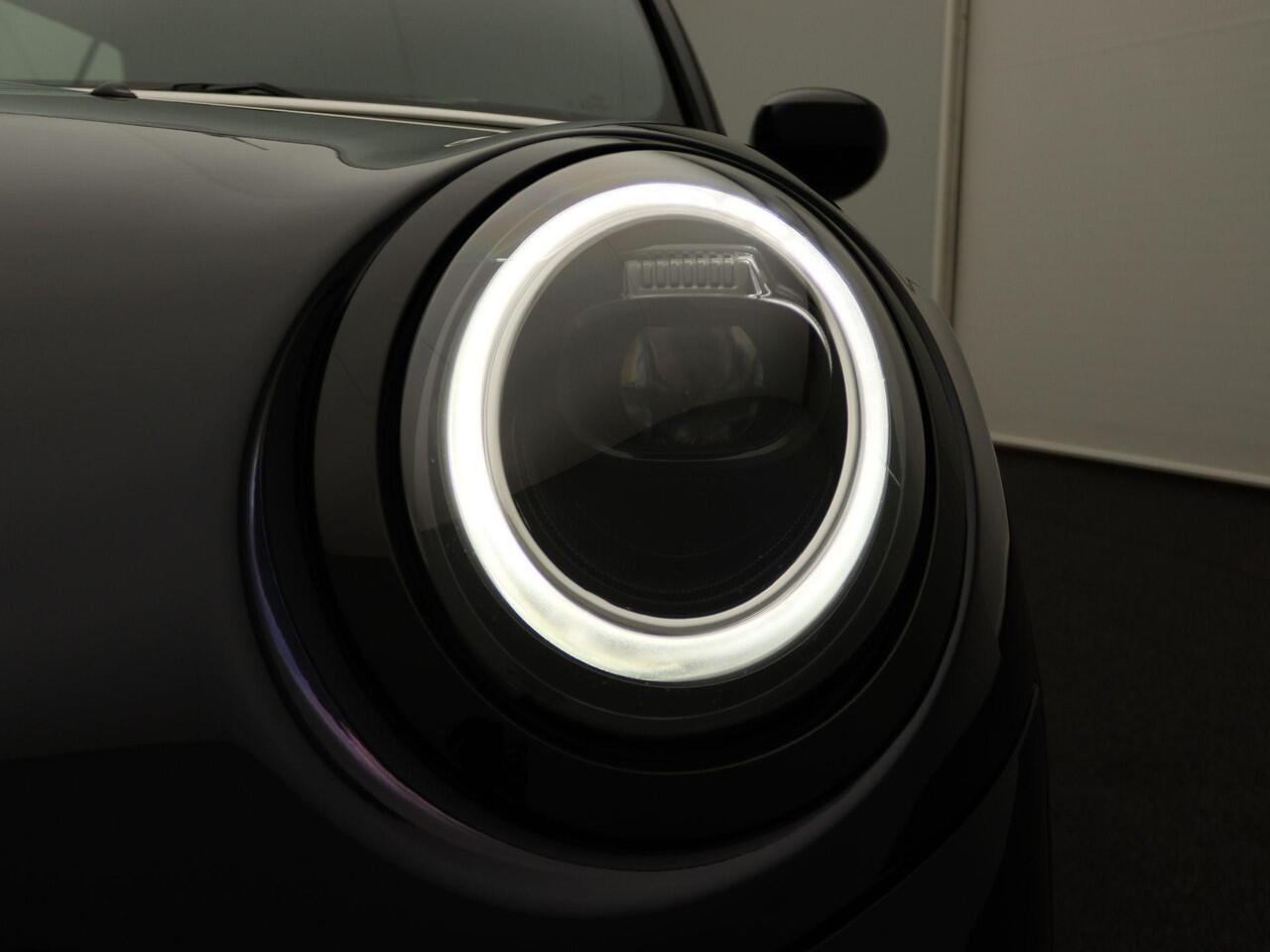 Mini COOPER Cabrio MINI Yours Uitvoering + Comfort Access + Windscherm + 18''