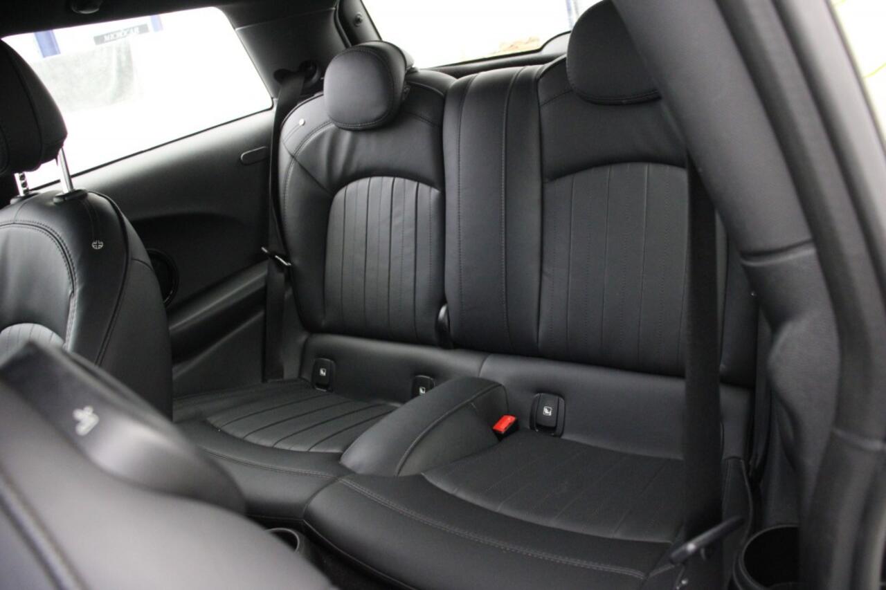 Mini COOPER Electric Business Edition 33 kWh - Carplay, Camera, Cruise, Leer, Stoelverw. Harman/Kardon