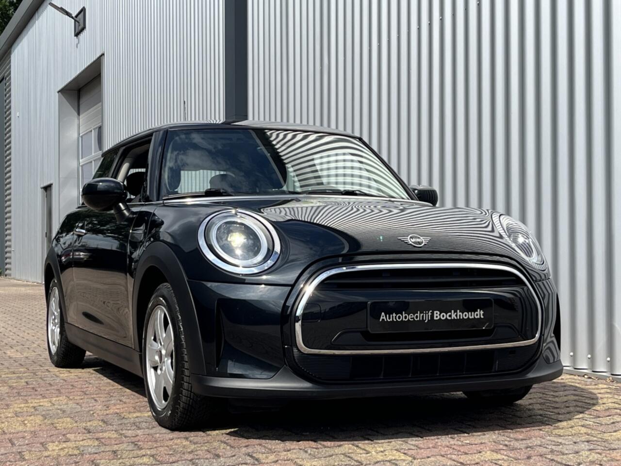 Mini COOPER Mini 1.5 136PK | Navigatie | Climate Control