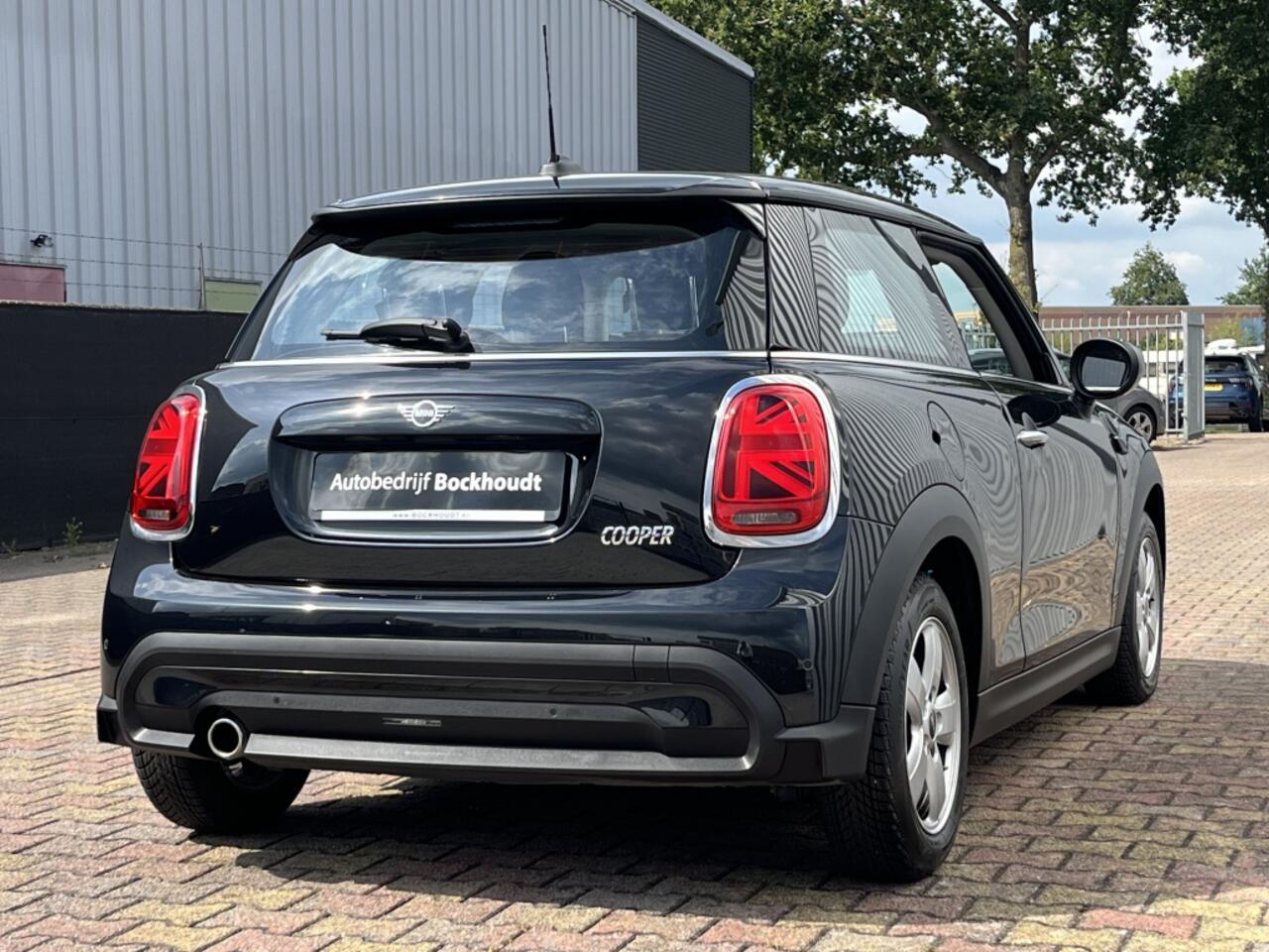 Mini COOPER Mini 1.5 136PK | Navigatie | Climate Control