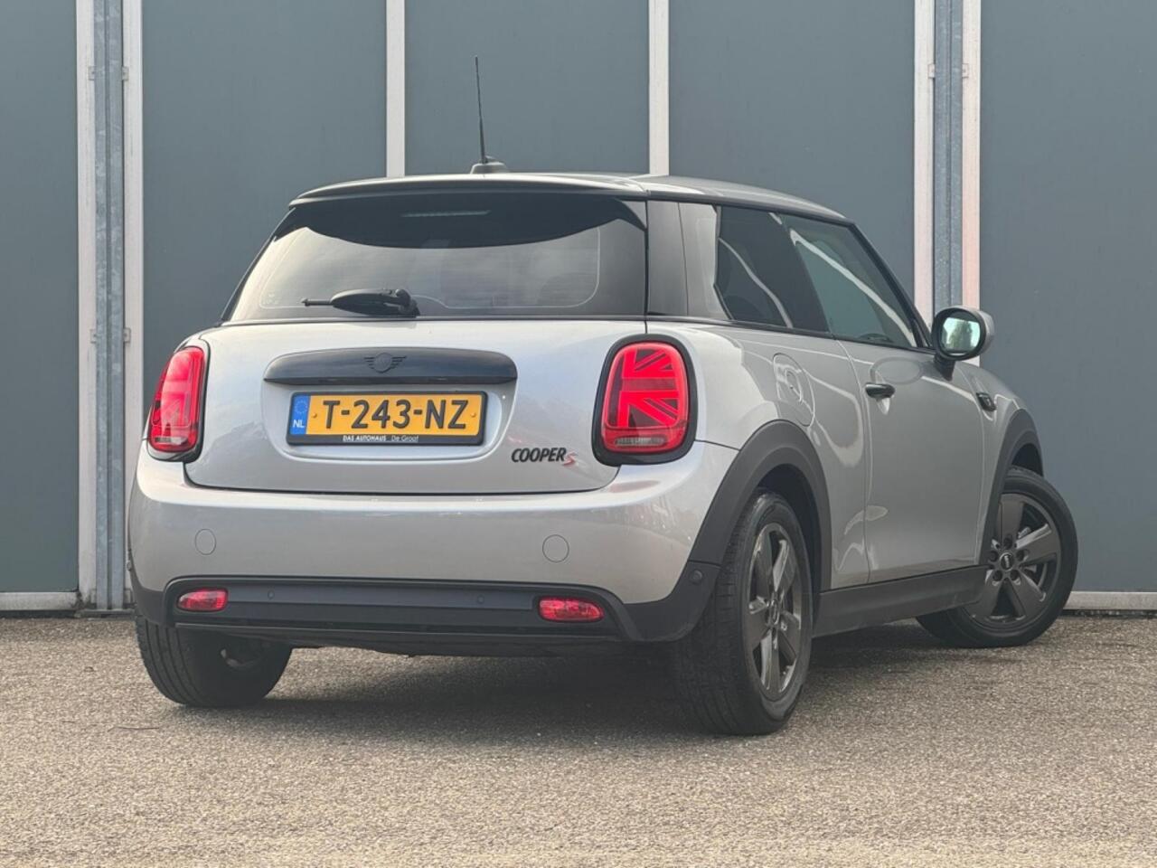 Mini COOPER Mini Black Edition S | Matrix LED | Warmtepomp | Navi | Climate | Car