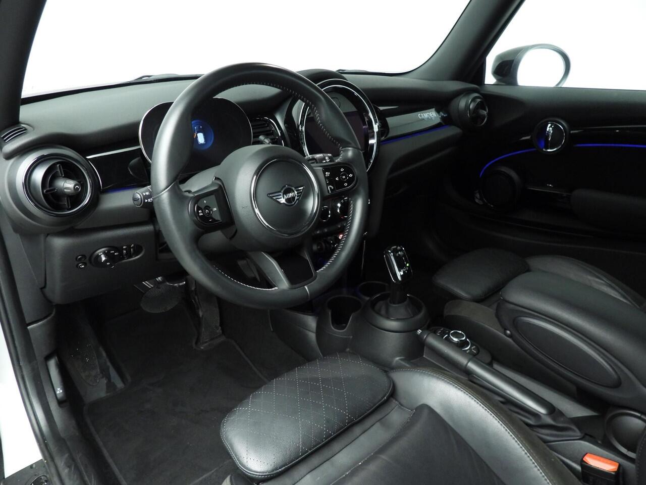 Mini COOPER 3-deurs Camden Go Edition / Automaat / Leder / Sportstoelen / LED / Stoelverwarming / Climate / Alu wielen 17 inch black