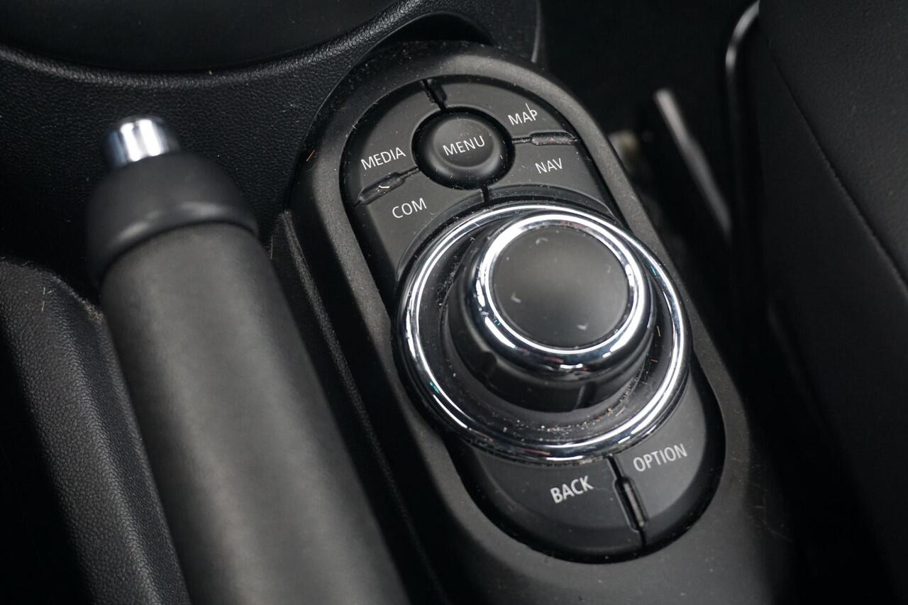 Mini COOPER 3-deurs Business Edition |Navigatiesysteem | Voorruitverwarming | Sportstoelen | Parkeersensoren | Cruise Control | NEXT