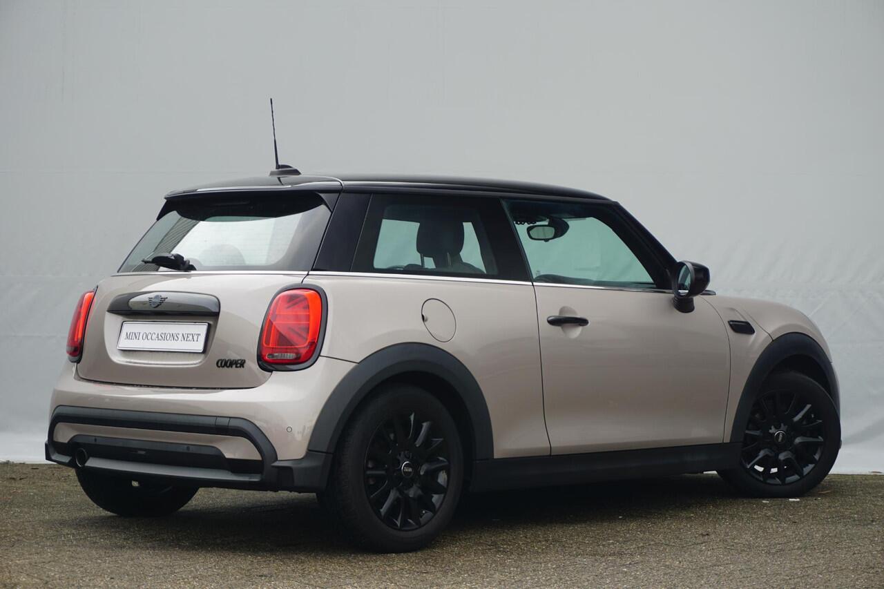 Mini COOPER 3-deurs Business Edition |Navigatiesysteem | Voorruitverwarming | Sportstoelen | Parkeersensoren | Cruise Control | NEXT