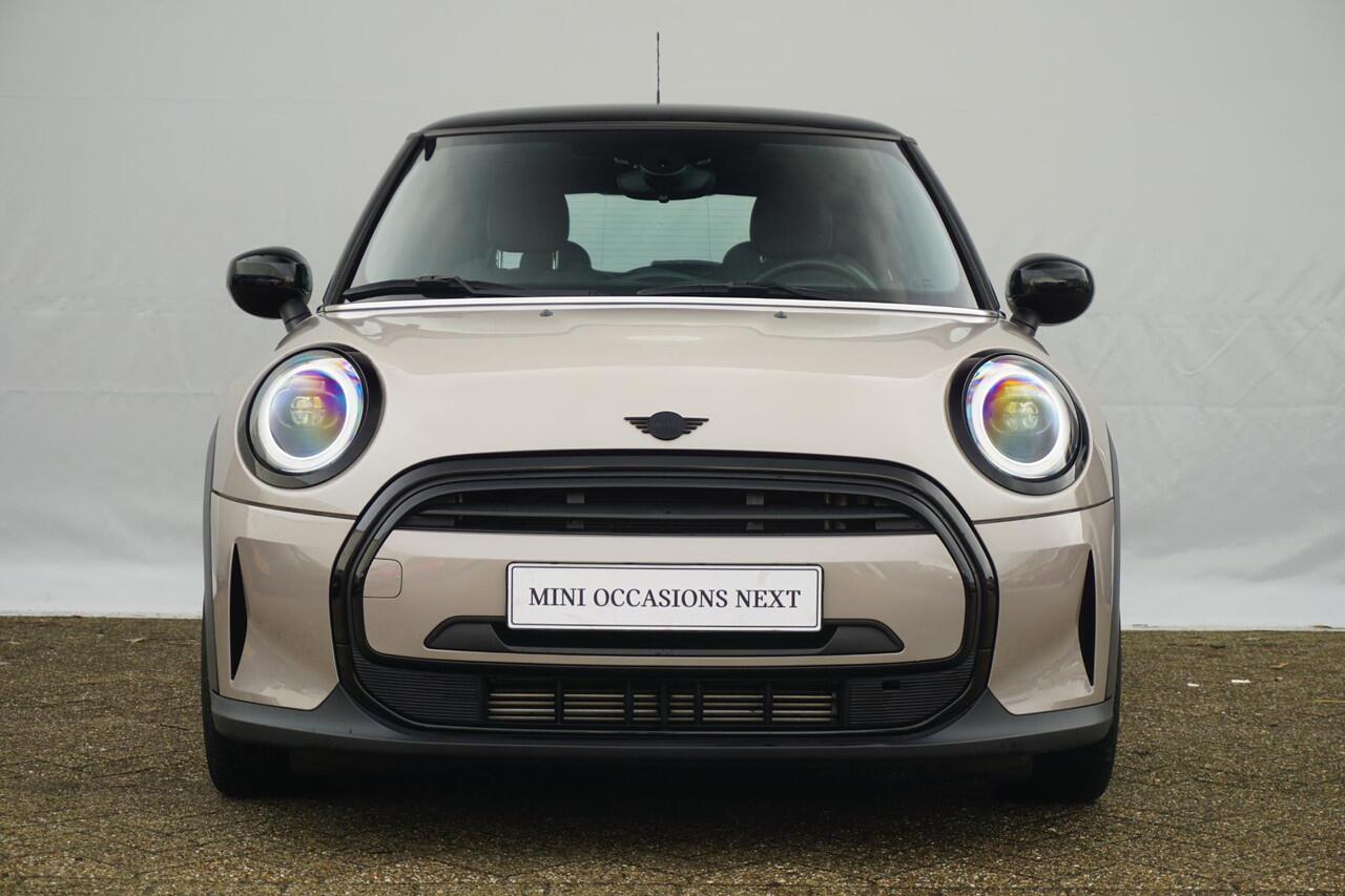 Mini COOPER 3-deurs Business Edition |Navigatiesysteem | Voorruitverwarming | Sportstoelen | Parkeersensoren | Cruise Control | NEXT