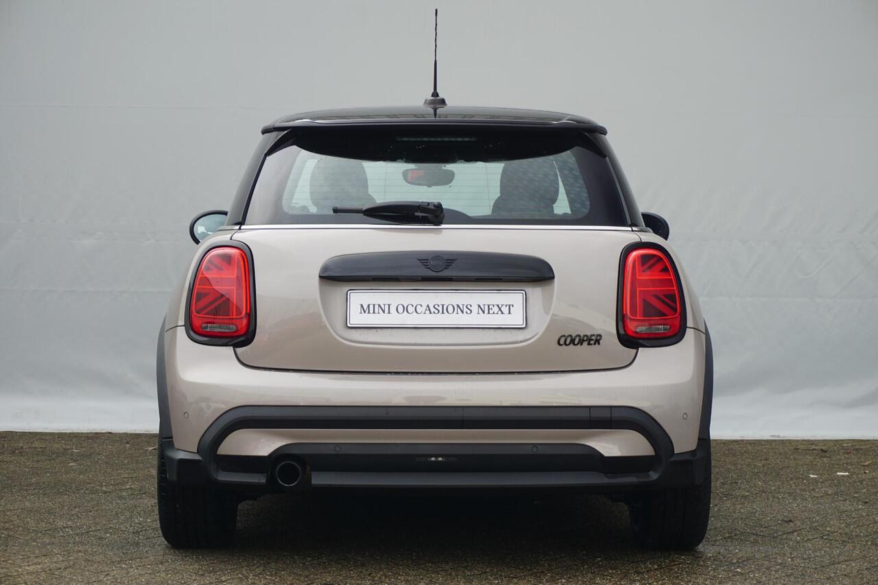 Mini COOPER 3-deurs Business Edition |Navigatiesysteem | Voorruitverwarming | Sportstoelen | Parkeersensoren | Cruise Control | NEXT