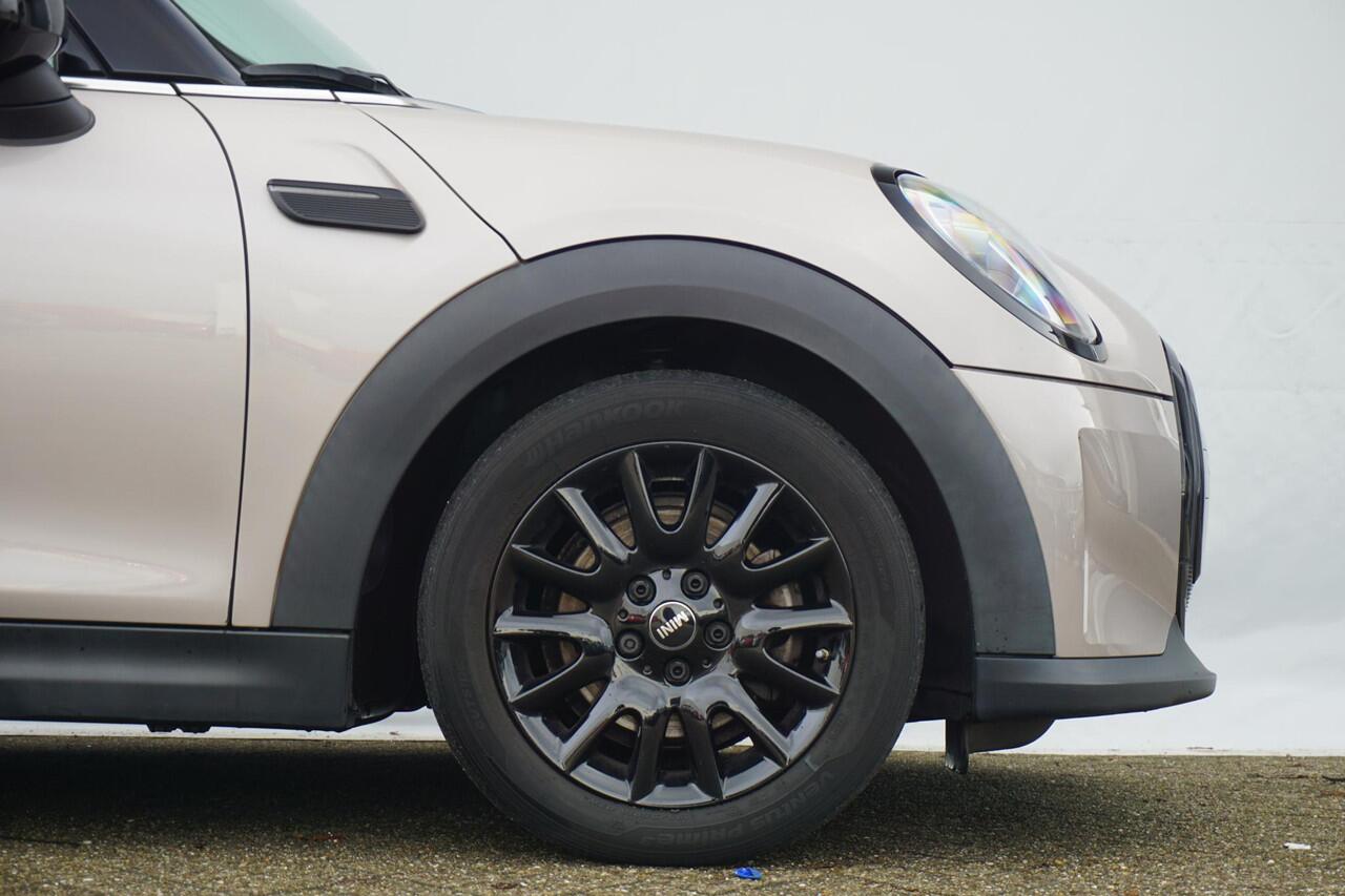 Mini COOPER 3-deurs Business Edition |Navigatiesysteem | Voorruitverwarming | Sportstoelen | Parkeersensoren | Cruise Control | NEXT