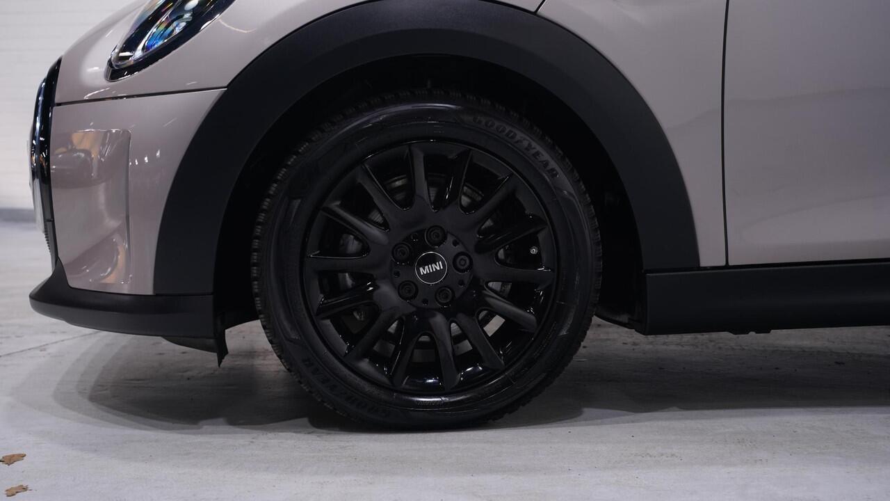 Mini COOPER Mini 1.5 Business Edition 1e Eig. NAP Clima Navi Panodak PDC