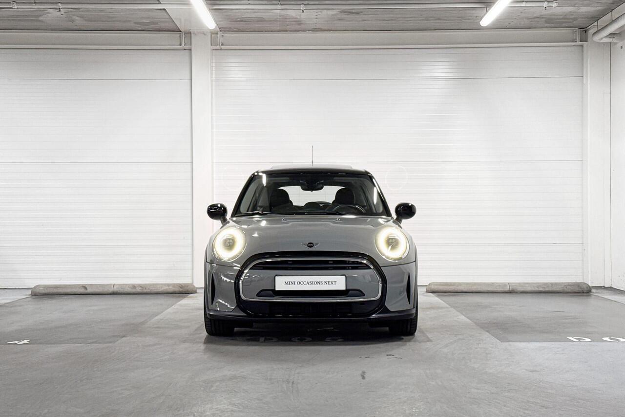Mini COOPER 5-deurs Business Edition | Panoramadak | Sportstoelen | Parkeersensoren