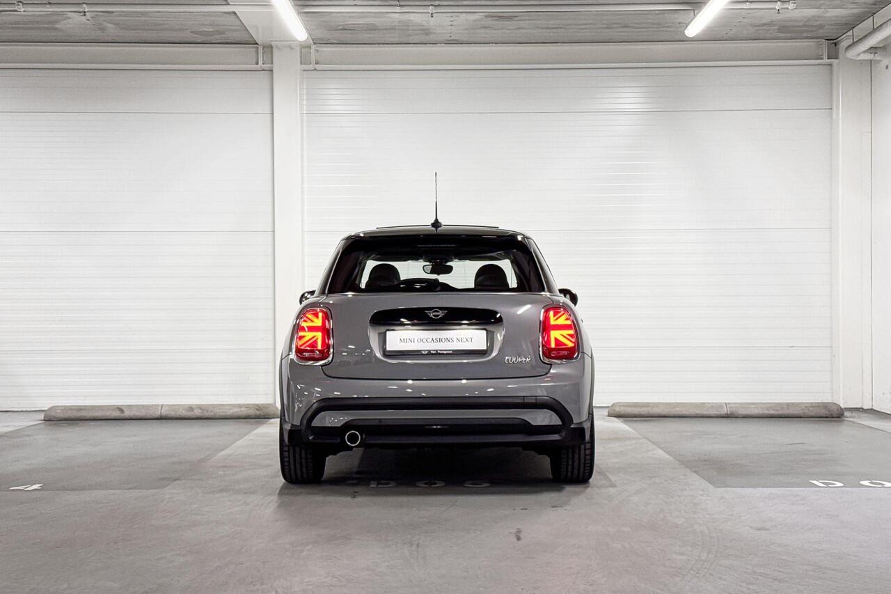 Mini COOPER 5-deurs Business Edition | Panoramadak | Sportstoelen | Parkeersensoren