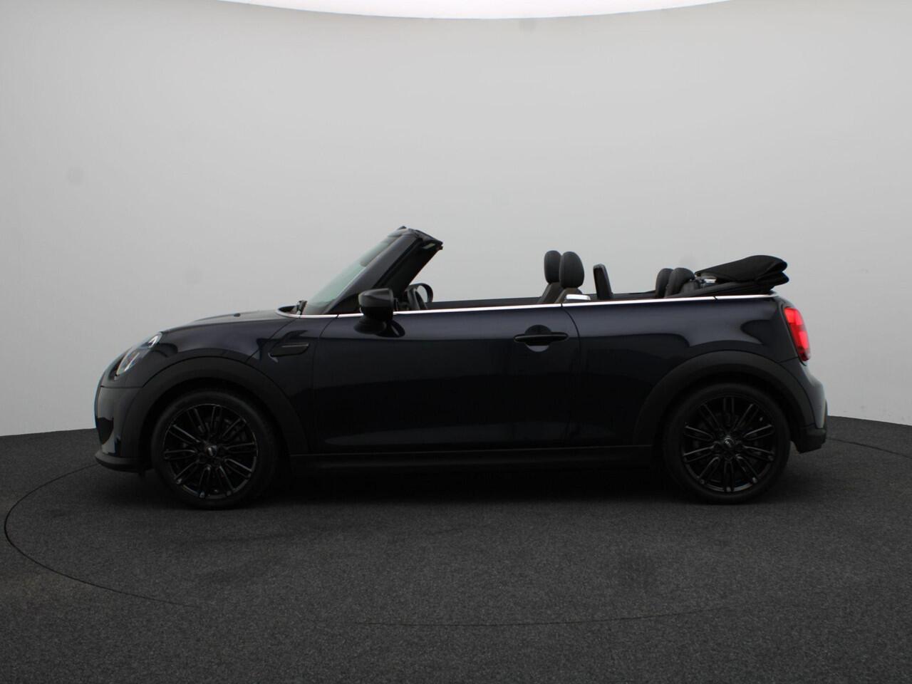Mini COOPER Cabrio Business Edition + Classic Uitvoering + Comfort Plus Pakket + Driving Assistant Pakket + Connected Navigation Pakket + Stuurwielrand Verwarmd + Windscherm + 17''