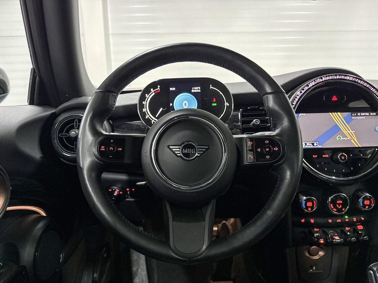 Mini COOPER 3-deurs Business Edition | Stuurwielverwarming | Panoramadak | Stoelverwarming