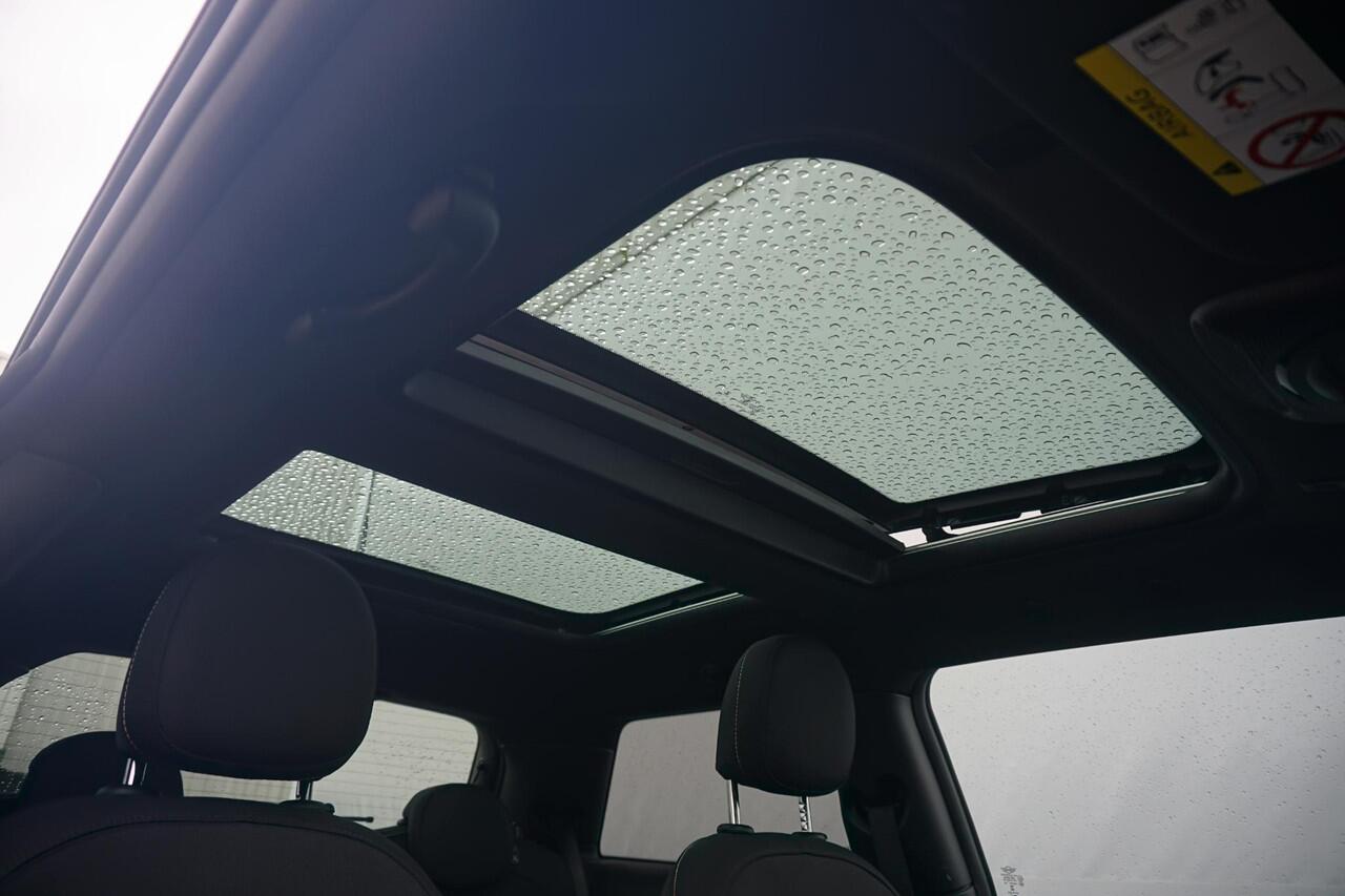 Mini COOPER 3-deurs Essential Uitvoering | Panoramadak | Navigatie | Cruise Control | Led-Koplampen