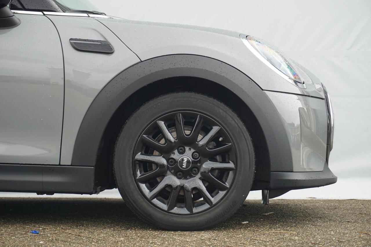 Mini COOPER 3-deurs Essential Uitvoering | Panoramadak | Navigatie | Cruise Control | Led-Koplampen