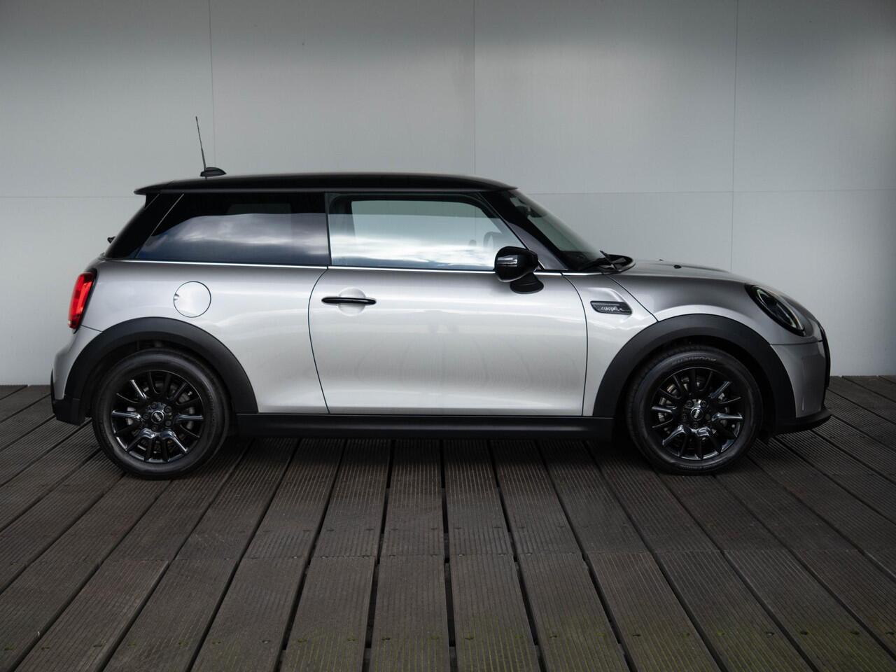 Mini COOPER 3-deurs Piano black exterieur + Apple CarPlay + Stoelverwarming