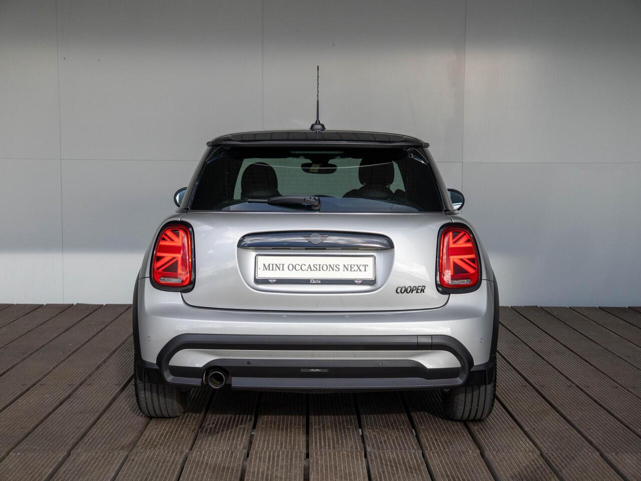 Mini COOPER 3-deurs Piano black exterieur + Apple CarPlay + Stoelverwarming