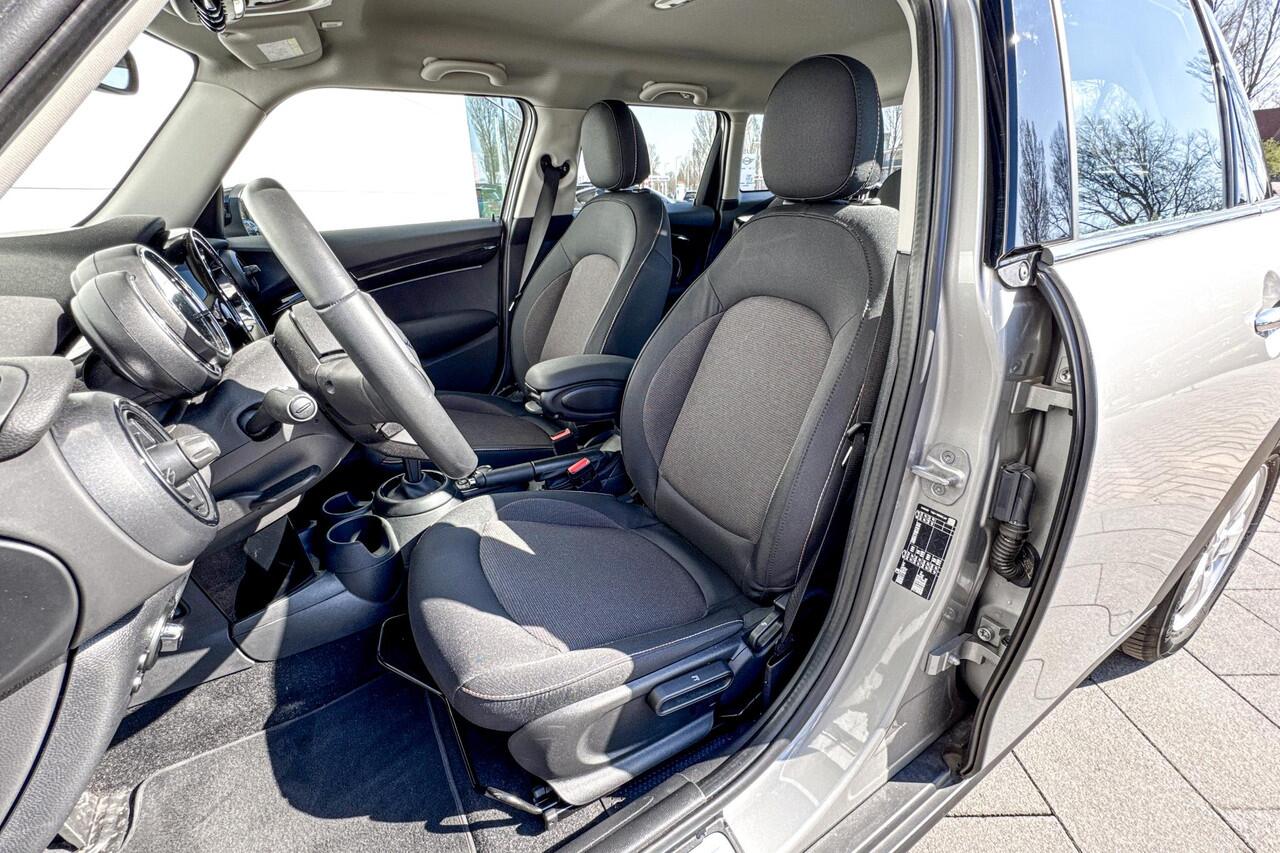 Mini COOPER 5-deurs Essential