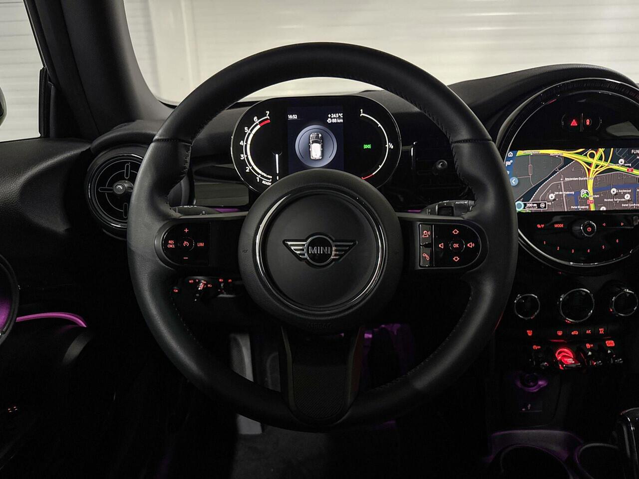 Mini COOPER 3-deurs | Sfeerverlichting | Park Distance Control | Apple CarPlay | Selections