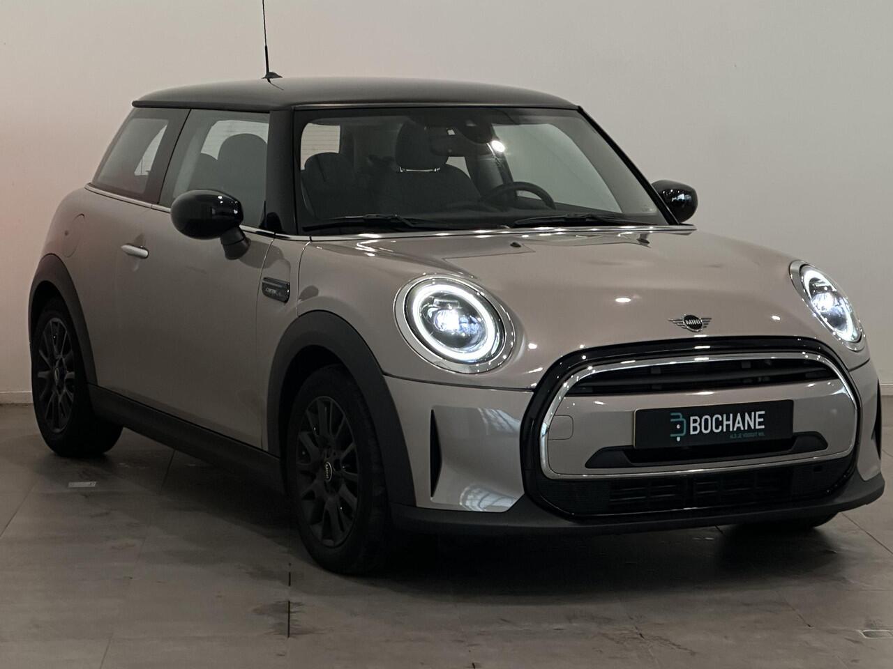Mini COOPER Mini 1.5 Camden Edition | Navigatie | Climate Control | Cruise Control | Lichtmetalen velgen 16" | Apple Carplay/Android Auto | 1e eigenaar!