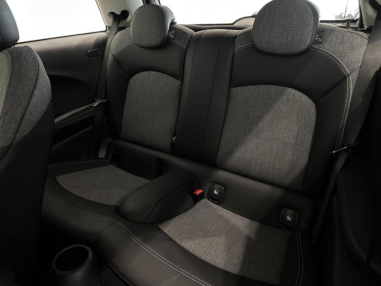 Mini COOPER Mini 1.5 Camden Edition | Navigatie | Climate Control | Cruise Control | Lichtmetalen velgen 16" | Apple Carplay/Android Auto | 1e eigenaar!