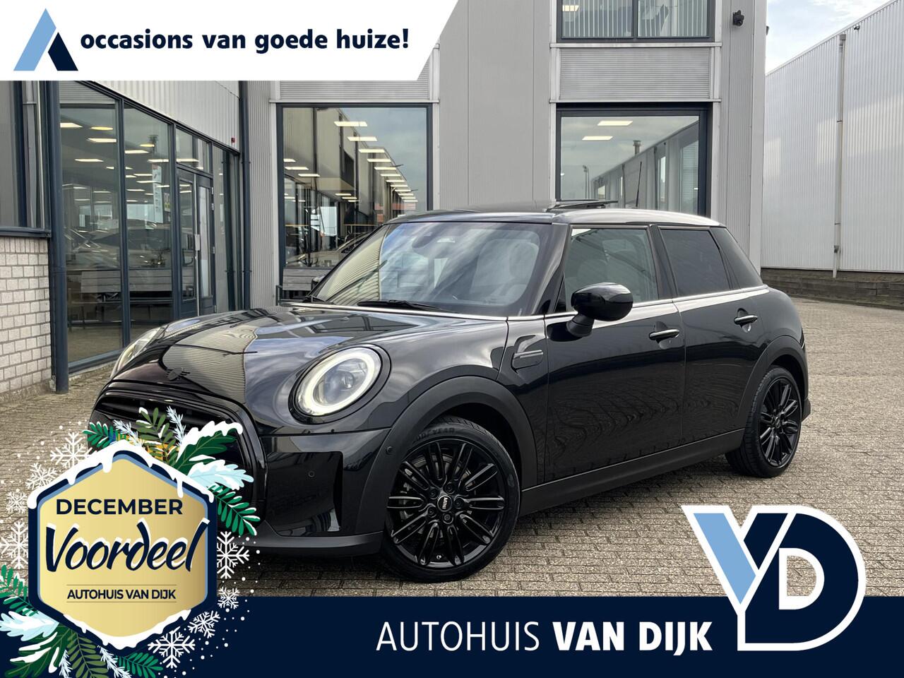 Mini COOPER 1.5 Classic | NL Auto/1e Eig./Voll.Historie/Leder/Panodak/Navi/17"/Apple CarPlay-Android Auto